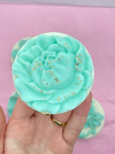 Load image into Gallery viewer, Flower Melt Cups