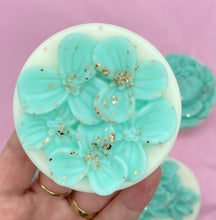 Load image into Gallery viewer, Flower Melt Cups