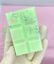 Load image into Gallery viewer, Fresh Cut Grass Small Snap Bar