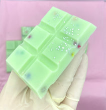 Load image into Gallery viewer, Fresh Cut Grass Small Snap Bar