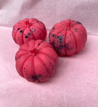 Load image into Gallery viewer, Pair of Pumpkins