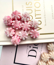 Load image into Gallery viewer, Krispy Marshmellow Treats Mini Snowflakes