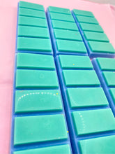 Load image into Gallery viewer, English Pear & Freesia Snap Bar